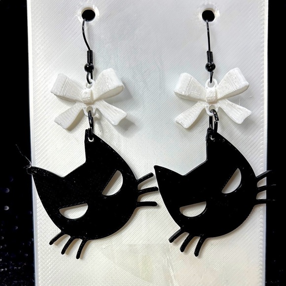 Handmade Jewelry - The Spooky Paws Earrings with White Bows